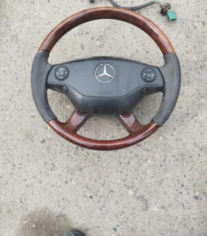 Руль от Mersedes-Benz